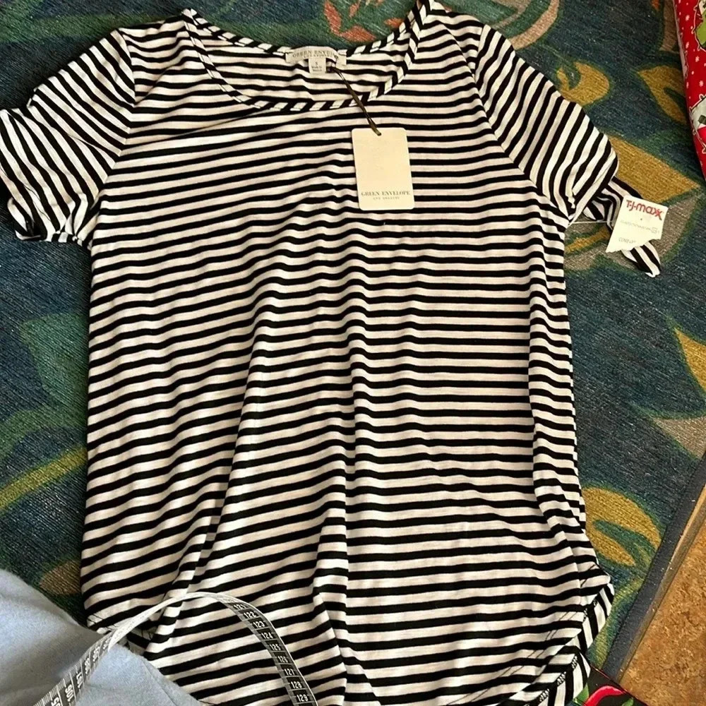 Green Envelope Stripe Tee with bow sleeves and scalloped bottom Size S